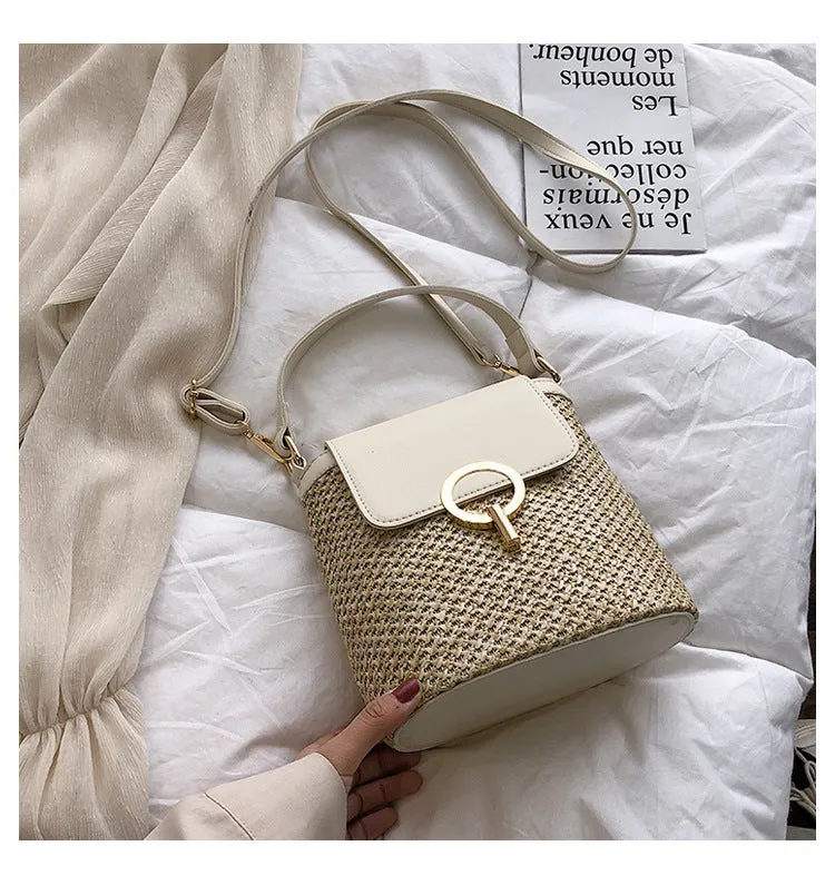 Straw shoulder beach bag